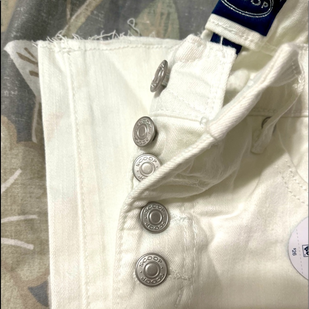 White skinny jeans